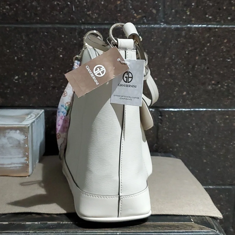 NWT GB GIANI BERNINI BARK IVORY BAG NEW - Picture 5 of 8